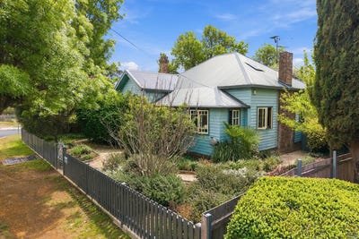 /international/au/289-beardy-street-armidale-nsw-152619092/