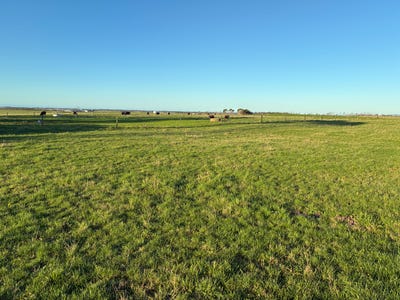 /international/au/26-davey-point-road-montagu-tas-700407364/
