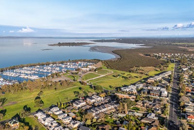 /international/au/6-20-skinner-street-hastings-vic-151642848/
