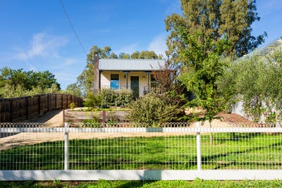 /international/au/6-saint-street-castlemaine-vic-150727604/
