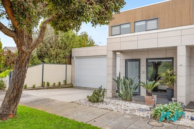 /international/au/20a-gibson-grove-st-leonards-vic-151381064/
