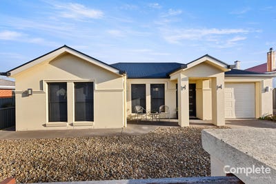 /international/au/1-210-commercial-street-east-mount-gambier-sa-148733316/