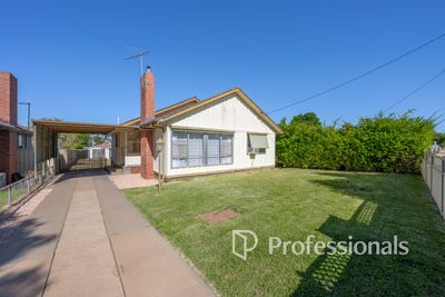 /international/au/24-commercial-street-merbein-vic-151615316/