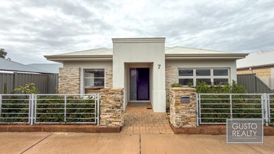 /international/au/7-godfrey-way-byford-wa-151522292/