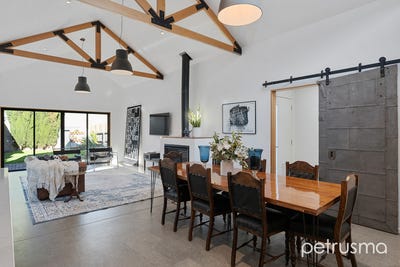 /international/au/60-burnett-street-north-hobart-tas-151292608/
