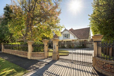 /international/au/15-park-street-brighton-vic-151257332/