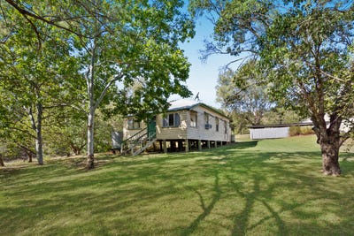 /international/au/395-dry-gully-road-mount-whitestone-qld-700409376/