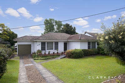 /international/au/8-mawson-avenue-east-maitland-nsw-152545612/