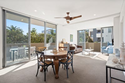 /international/au/102-6-beatson-street-wollongong-nsw-148703092/