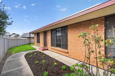 /international/au/5-18-north-terrace-port-elliot-sa-151328344/