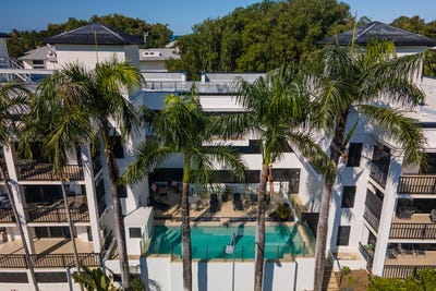 /international/au/106-2-oliva-street-palm-cove-qld-151385044/