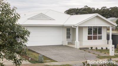 /international/au/15-alpha-road-badagarang-nsw-151263920/