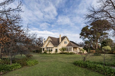 /international/au/369-st-kilda-street-brighton-vic-148586424/