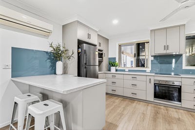 /international/au/17-benjamin-court-walkerston-qld-151291548/