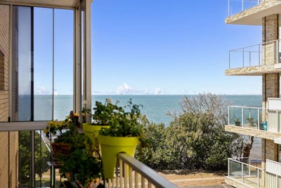 /international/au/8-89-91-marine-parade-redcliffe-qld-152415212/