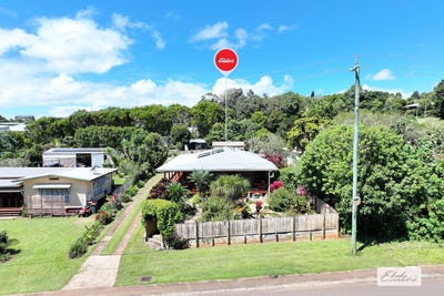 /international/au/6-barrine-road-yungaburra-qld-151016512/