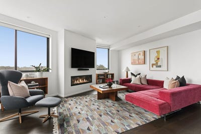 /international/au/905-2-malthouse-way-summer-hill-nsw-152647496/