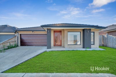 /international/au/22-courtenay-promenade-fraser-rise-vic-148502544/