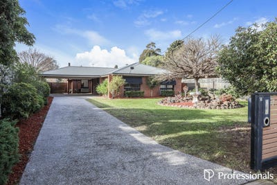 /international/au/14-joan-street-melton-vic-148391932/