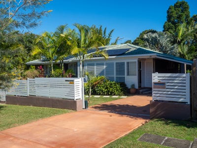 /international/au/10-wharf-street-woody-point-qld-148464680/