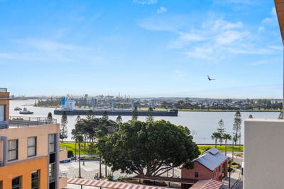/international/au/703-9-watt-street-newcastle-nsw-151593964/