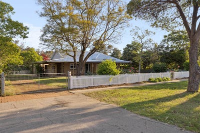 /international/au/9-helena-street-guildford-wa-152618328/
