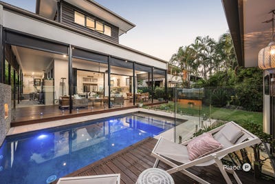 /international/au/16-david-street-tennyson-qld-150713556/
