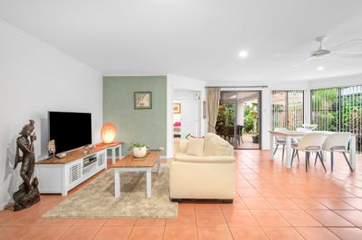 /international/au/9-baker-finch-place-twin-waters-qld-151424488/