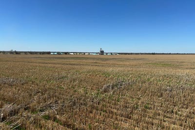 /international/au/-woorinen-goschen-road-woorinen-south-vic-700271884/