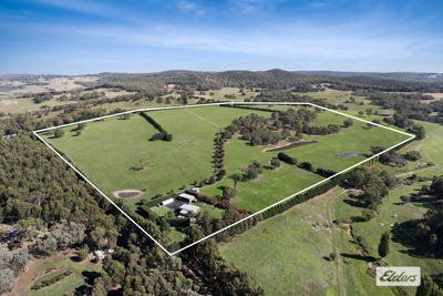 /international/au/245-martins-road-nulla-vale-vic-700404192/
