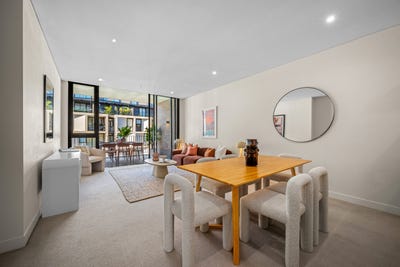 /international/au/615-172-ross-street-forest-lodge-nsw-151029332/