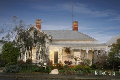 /international/au/52-loch-avenue-ballarat-central-vic-152387696/