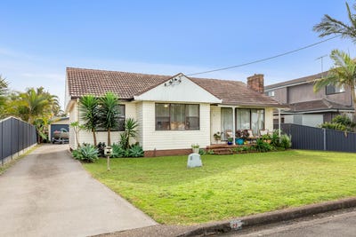 /international/au/7-carawa-street-blacksmiths-nsw-151564848/
