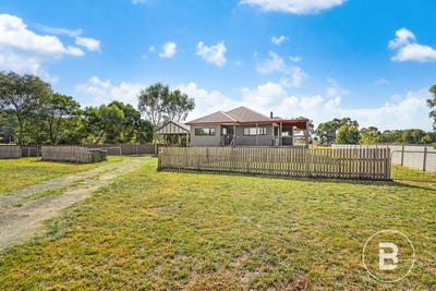 /international/au/1-high-street-beaufort-vic-150955728/