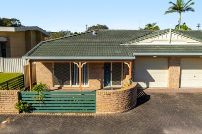 /international/au/10-17a-beach-street-yamba-nsw-151620260/