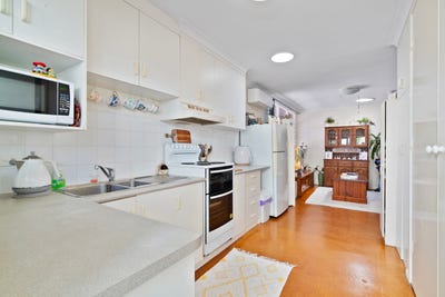 /international/au/1-269-golden-four-drive-bilinga-qld-148678536/?lang=en