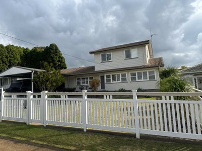 /international/au/17-catto-st-centenary-heights-qld-148519240/