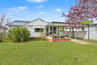 /international/au/26-duri-road-tamworth-nsw-151353332/