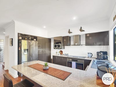 /international/au/112b-bajamalu-drive-baynton-wa-151193308/