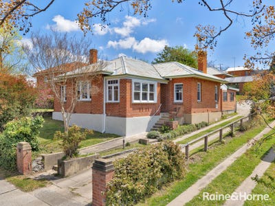 /international/au/215-stewart-street-bathurst-nsw-152455792/