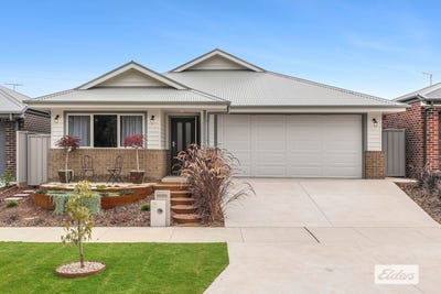 /international/au/15-both-street-leneva-vic-150902040/