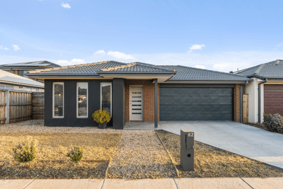 /international/au/82-brockwood-street-deanside-vic-152439704/