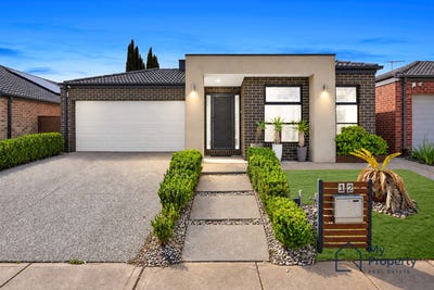 /international/au/12-stoneford-chase-weir-views-vic-152491612/