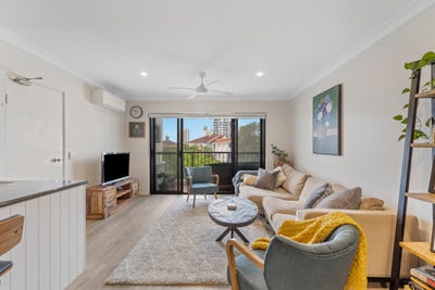 /international/au/26-16-24-purli-street-chevron-island-qld-151316864/