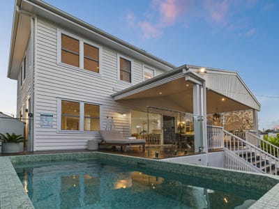 /international/au/30-tenth-avenue-sandgate-qld-150992648/