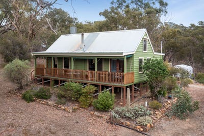 /international/au/940-dairy-flat-road-heathcote-south-vic-150593104/