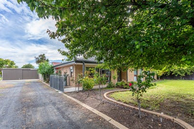 /international/au/13-corner-crescent-naracoorte-sa-150761992/