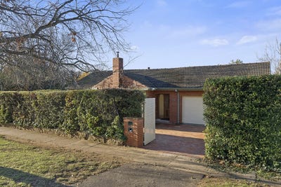 /international/au/79-stuart-street-narrabundah-act-151595332/