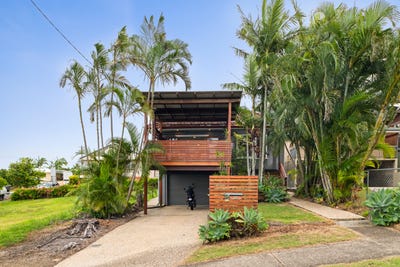 /international/au/24-douglas-street-mooloolaba-qld-151157764/