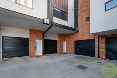 /international/au/70-1-rowland-rees-crescent-greenway-act-151455920/